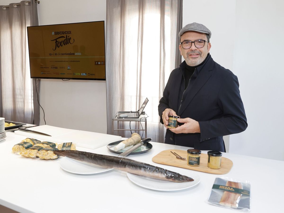 Foto: El chef Jesús Sánchez, en la presentación de la tercera edición de #SantanderFoodie. (EFE/Emilio Naranjo)