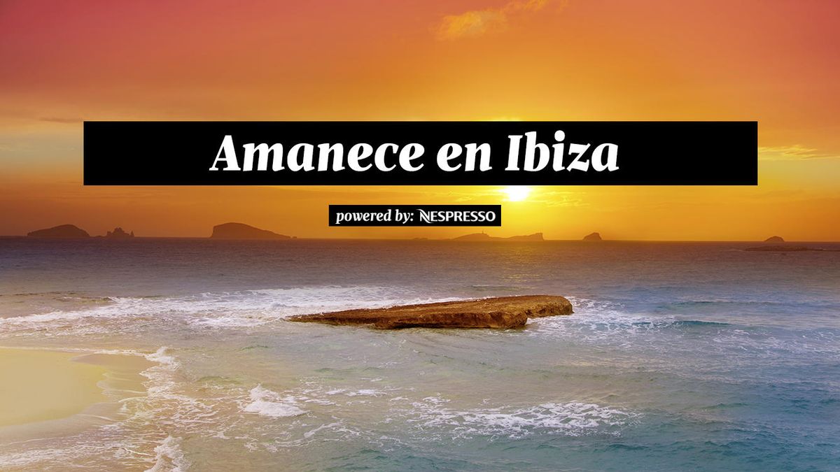 Empieza el día en una cala de Ibiza dejándote mecer por el vaivén del agua y la brisa