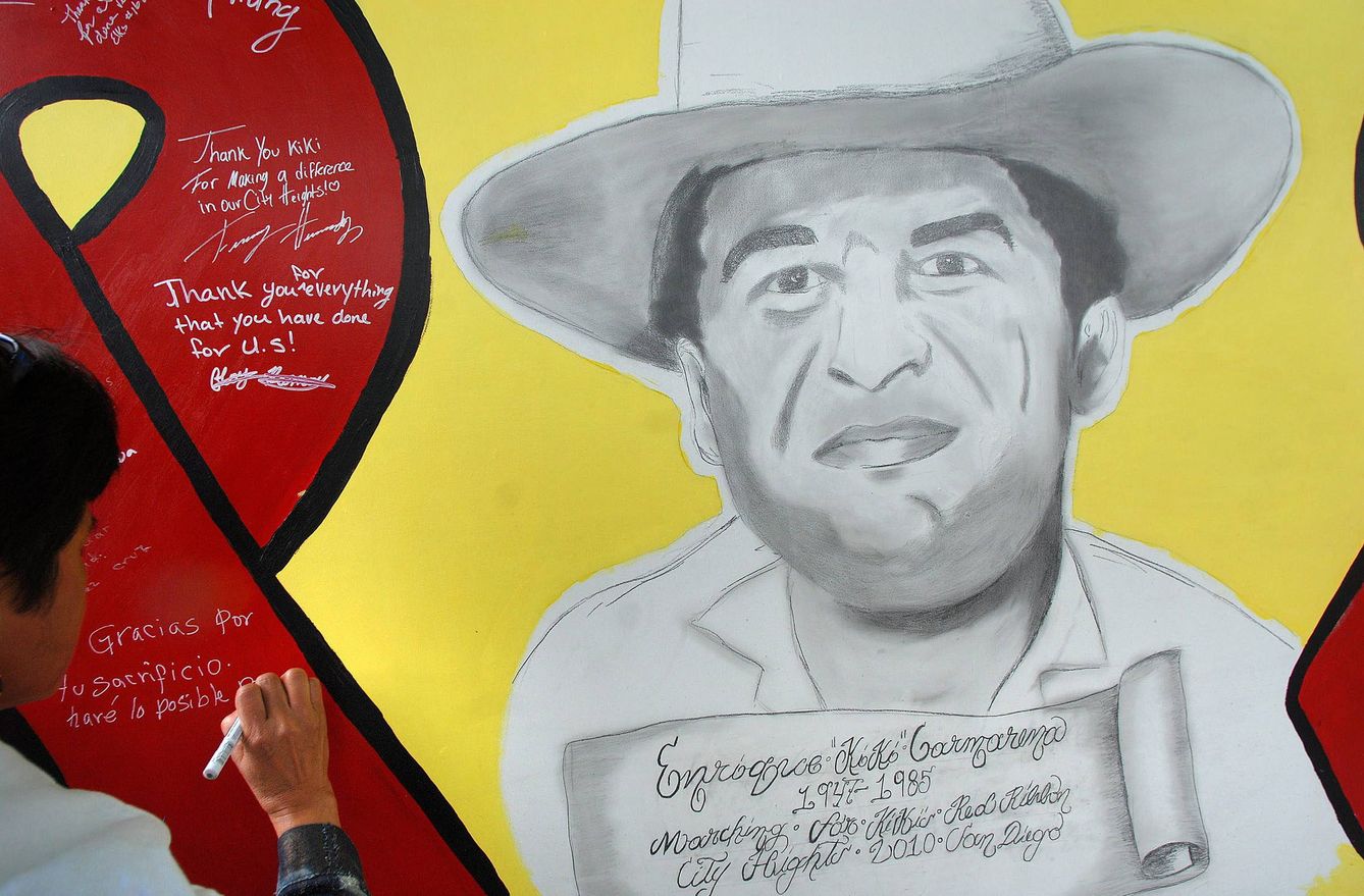 Un mural a  Enrique 'Kiki' Camarena, agente de la DEA secuestrado, torturado y asesinado durante una misión en México. (EFE)