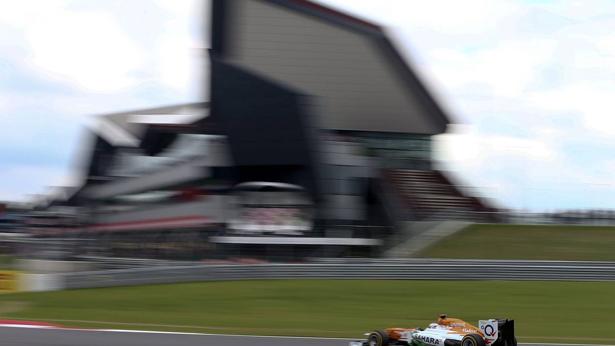 Magnussen pone a McLaren, por primera vez en 2013, en lo alto de los tiempos
