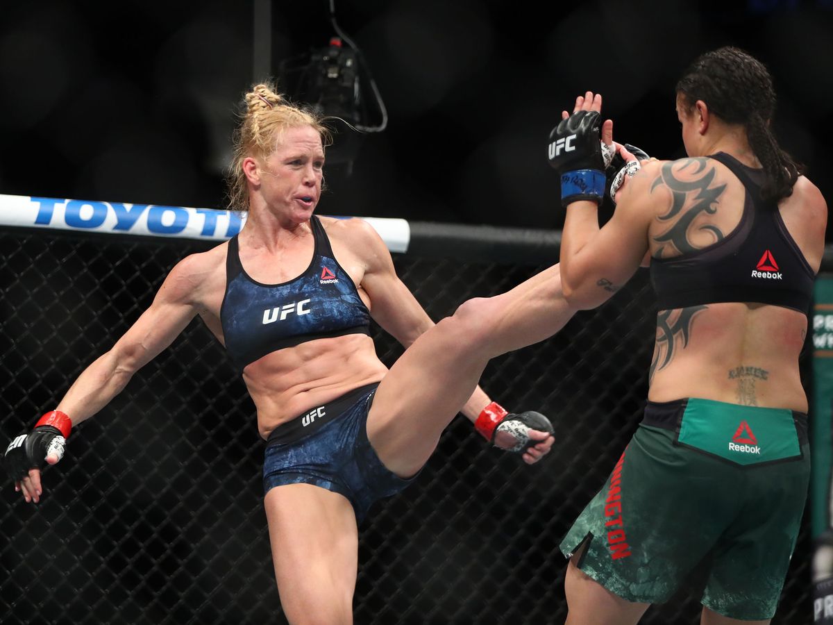 Foto: Holly Holm contra Raquel Pennington en UFC 246 (USA TODAY Sports) 