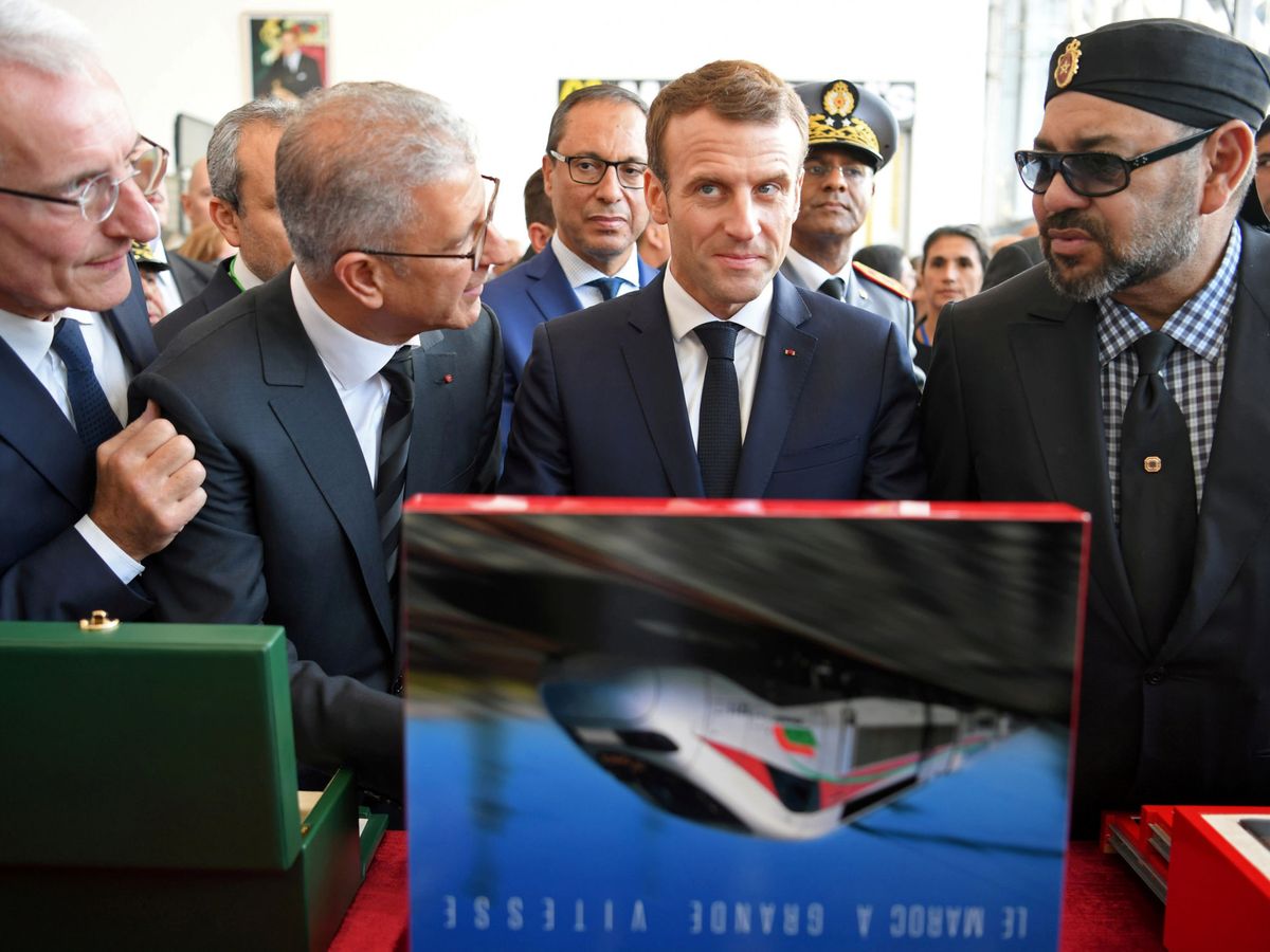 Foto: Imagen de archivo de Mohamed VI y Emmanuel Macron. (Reuters/Christophe Archambault)