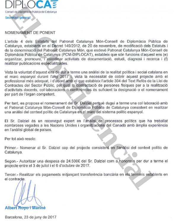 Contrato firmado en junio de 2017 entre Alberto Royo y el jefe de los observadores, Lloyd Dalziel