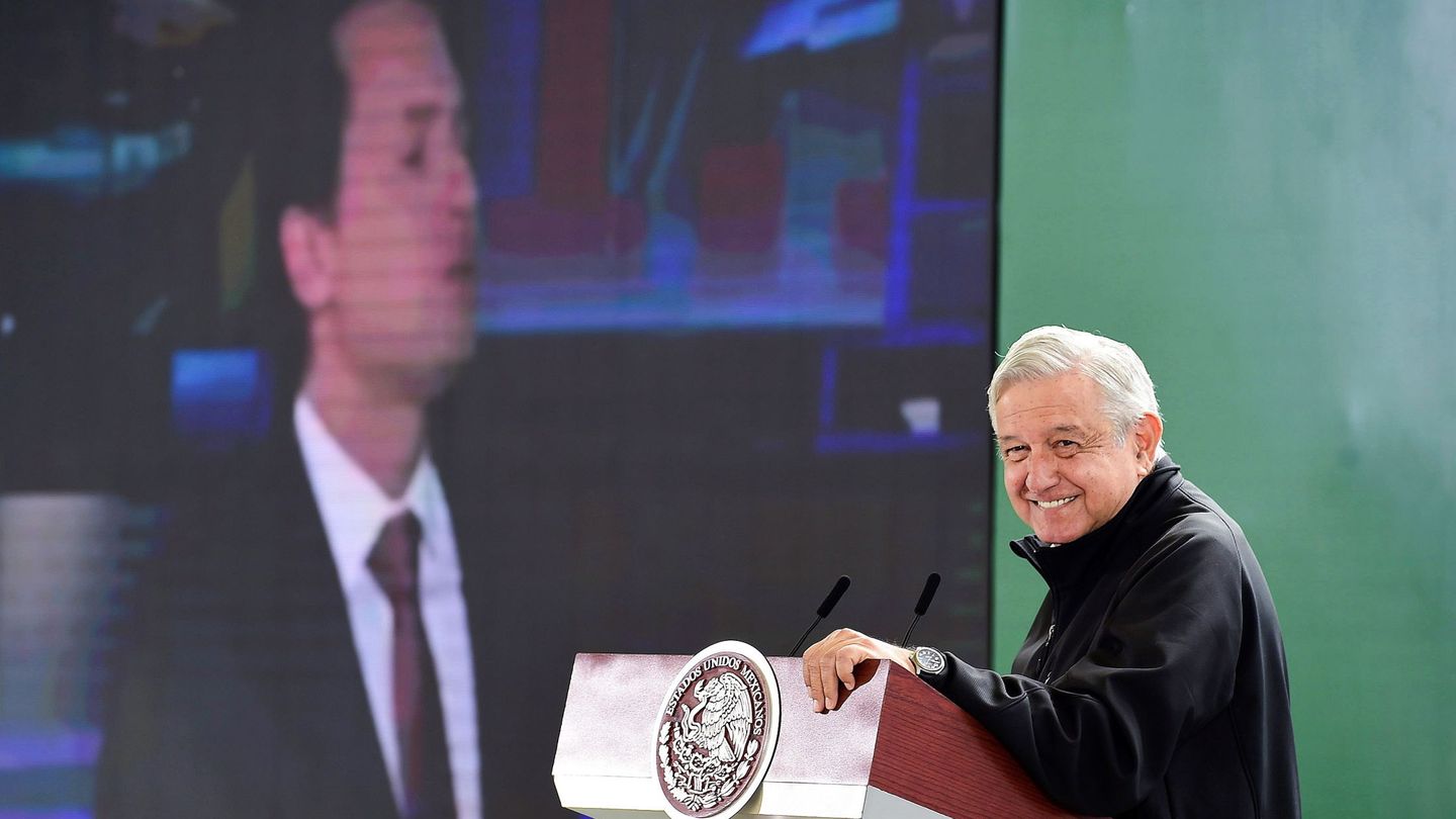 Andres Manuel Lopez Obrador, durante una rueda de prensa. (EFE)