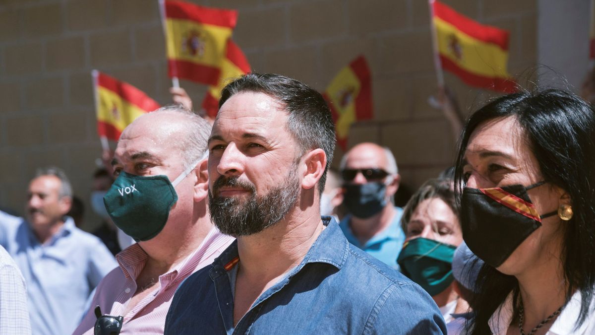 Los lazos que unen a Vox con Puigdemont 