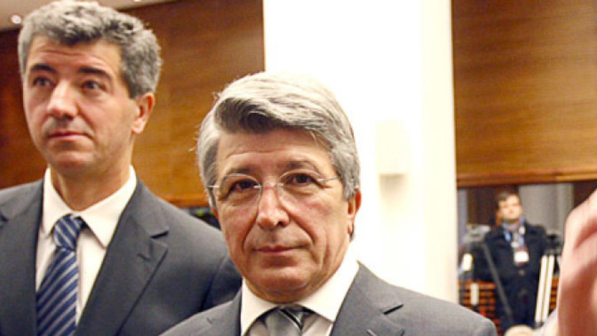 García Abásolo lidera la oposición a Cerezo y Gil Marín