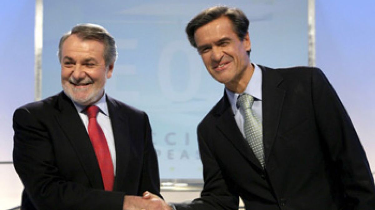 Aguilar y Oreja ensucian aún más la campaña con un debate cargado de reproches