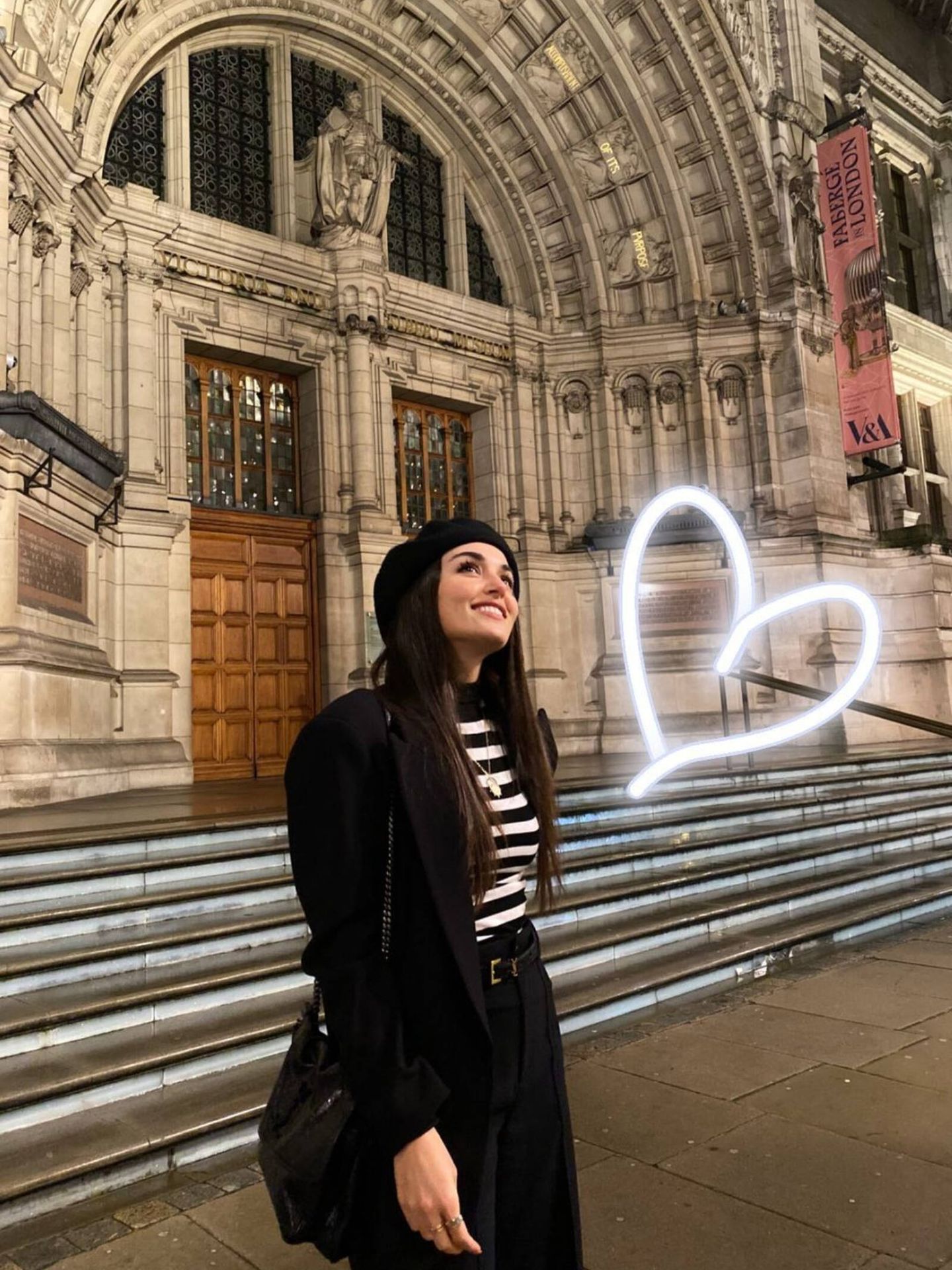 Hande Erçel, durante su paso por Londres. (Instagram @handemiyy)