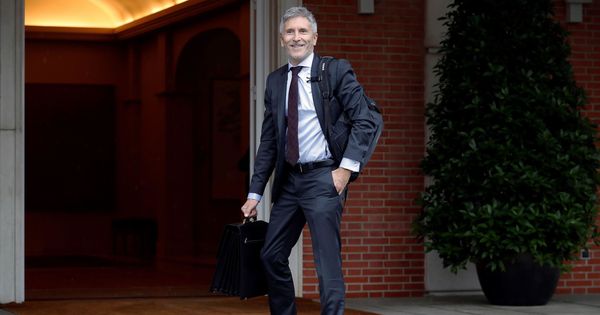 Foto: El ministro del Interior, Fernando Grande-Marlaska, a su llegada al Palacio de la Moncloa para asistir al primer Consejo de Ministros. (EFE)