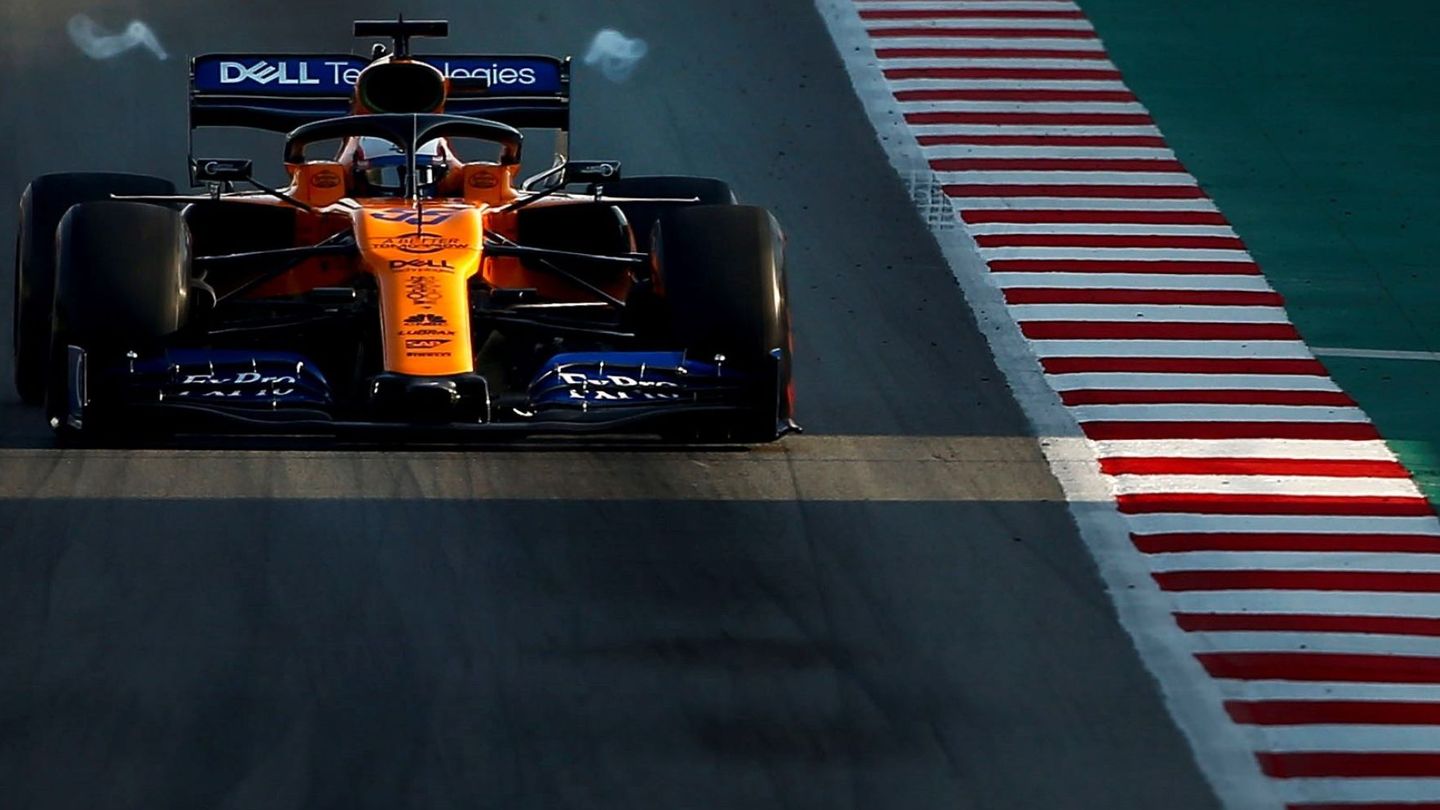 El McLaren de Carlos Sainz este viernes en Montmeló. (EFE)