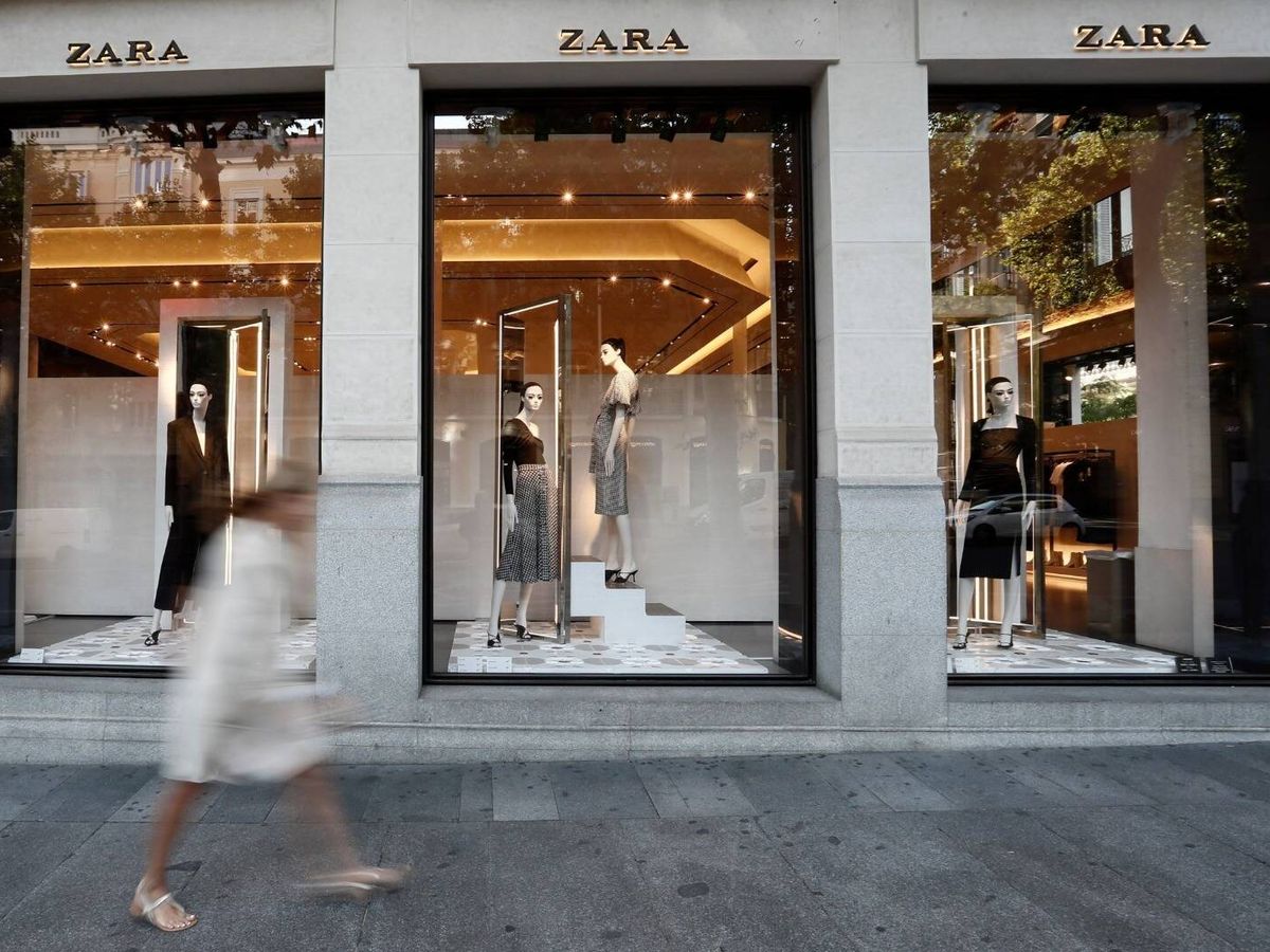 Foto: El día 21 empiezan las rebajas en la web y la app de Zara. (EFE)