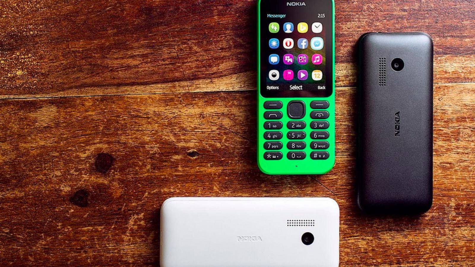 Foto: El Nokia 215 presentado recientemente por Microsoft (Fotografía: Microsoft).