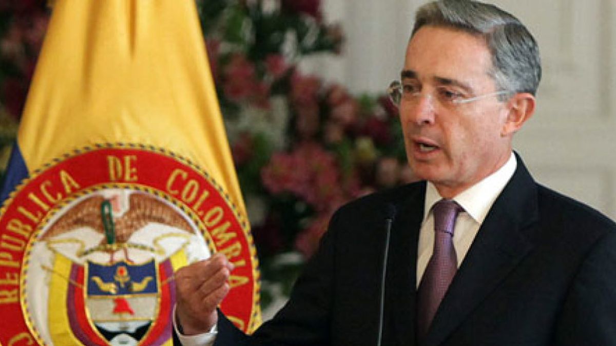 Uribe demanda a Chávez ante la Corte Penal Internacional