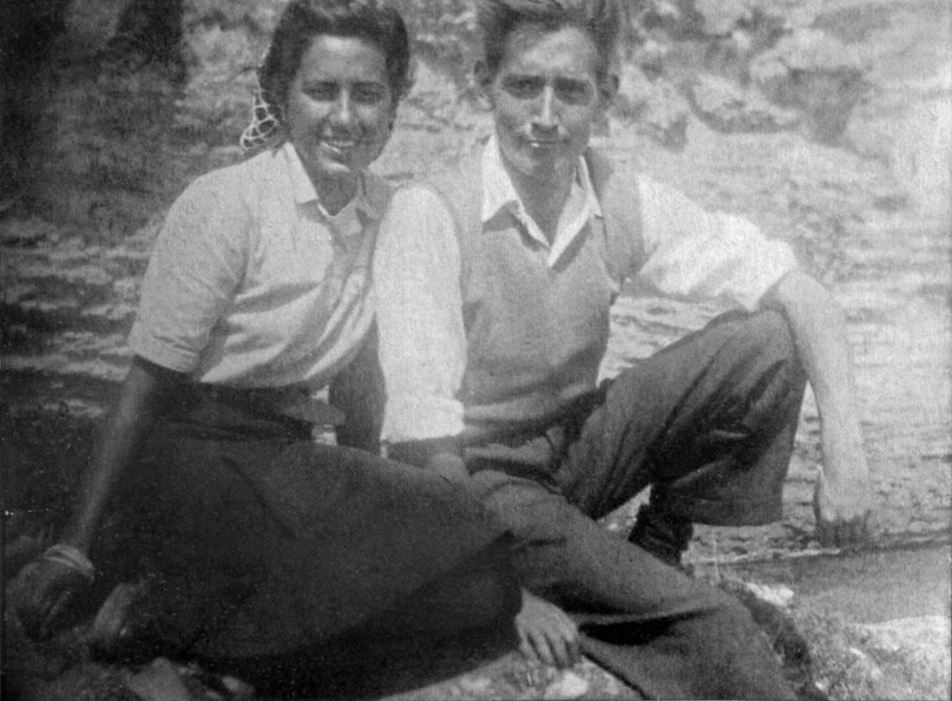 Miguel Delibes con Ángeles de Castro, cuando aún eran novios. (Fundación Miguel Delibes)