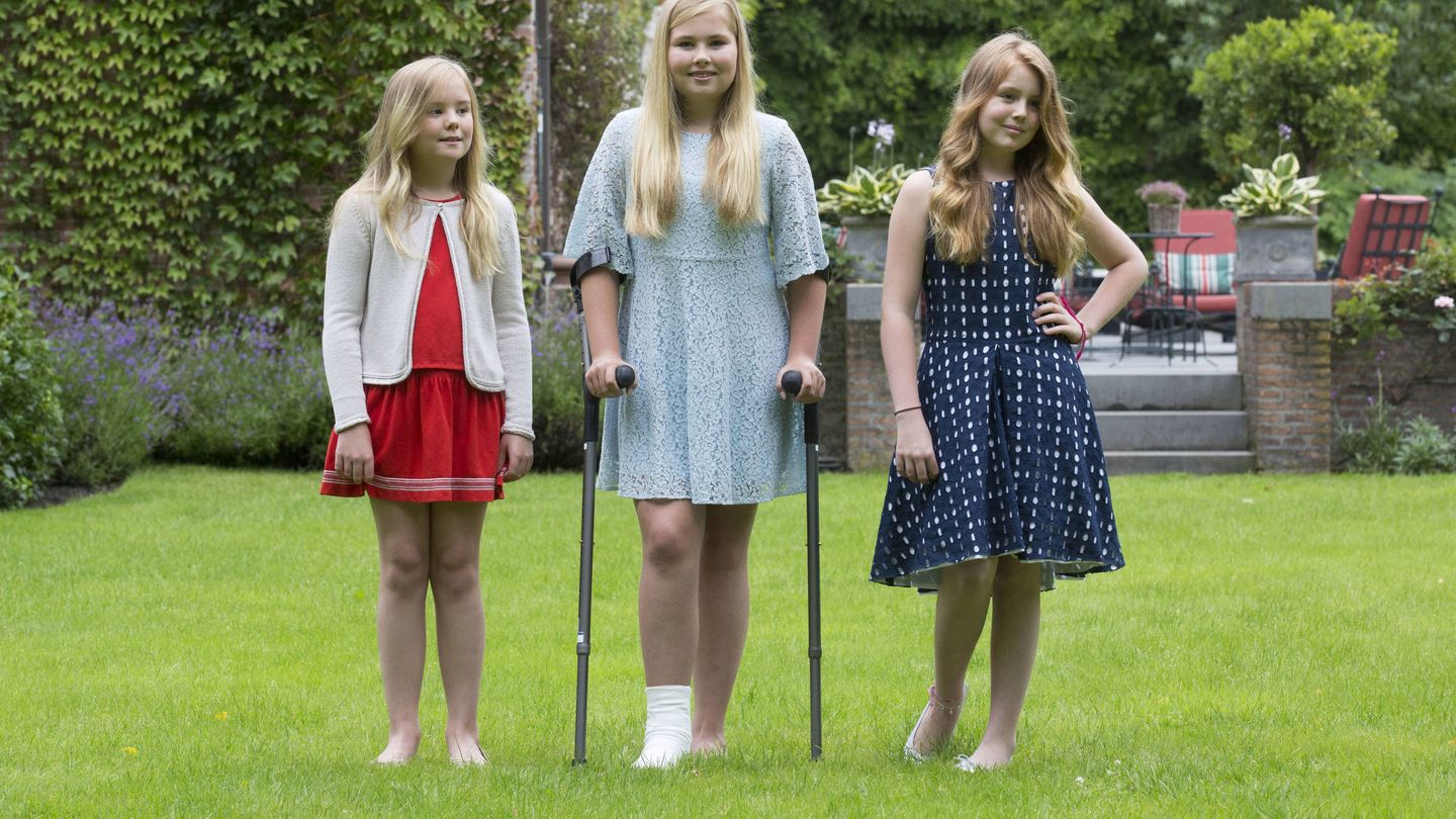 Ariane, Amalia y Alexia de Holanda en el posado de verano de 2016. (Getty)