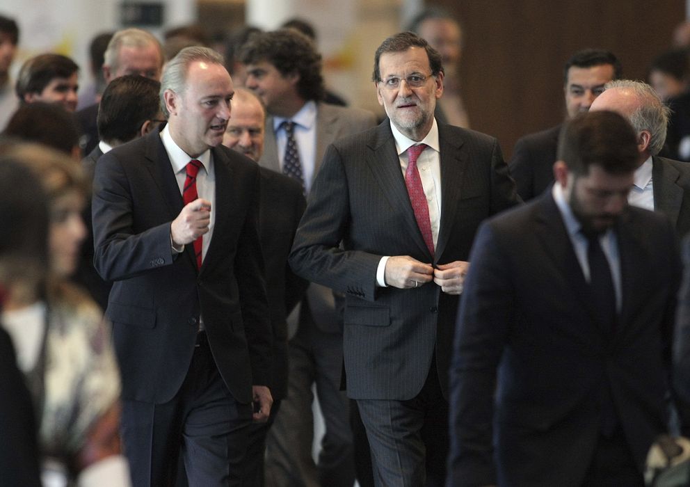 Foto: El presidente del Gobierno, Mariano Rajoy (d) y el presidente de la Generalitat Valenciana, Alberto Fabra (Efe)