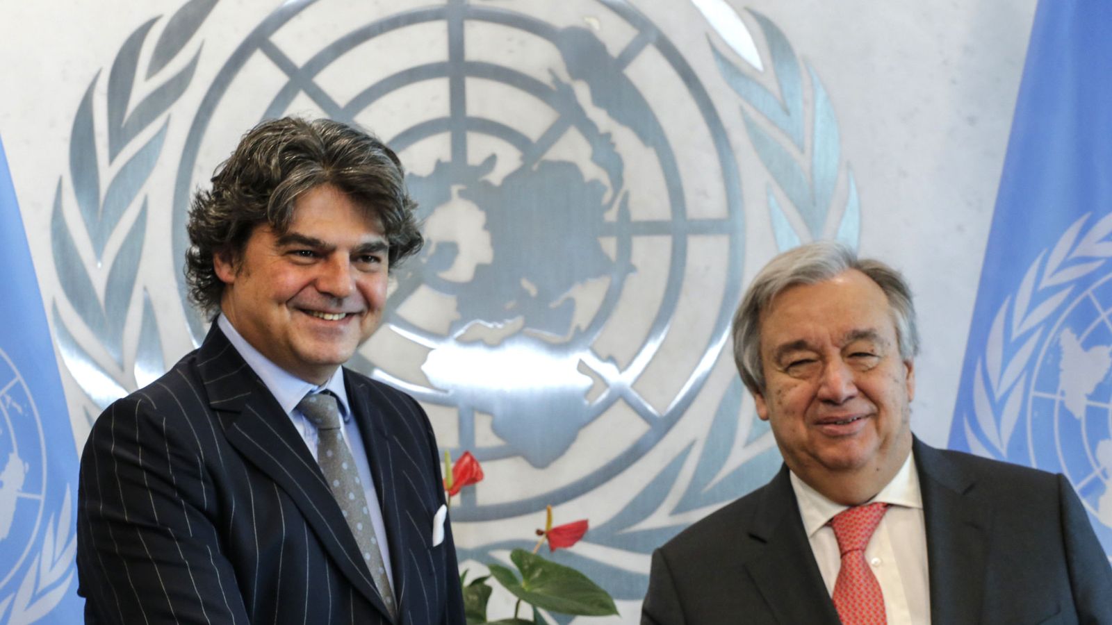 Foto: Jorge Moragas posa junto al secretario general de la ONU, António Guterres, tras presentar sus credenciales. (EFE)