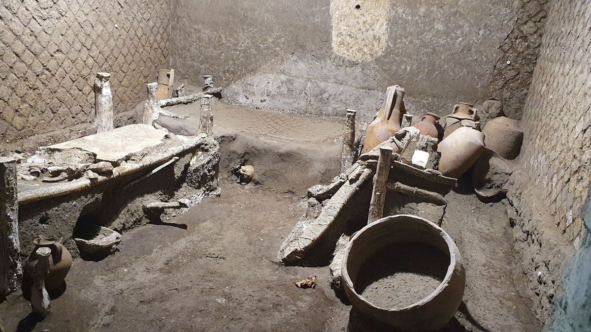 Descubren en Pompeya una habitación de hace 2.000 años con camas extensibles