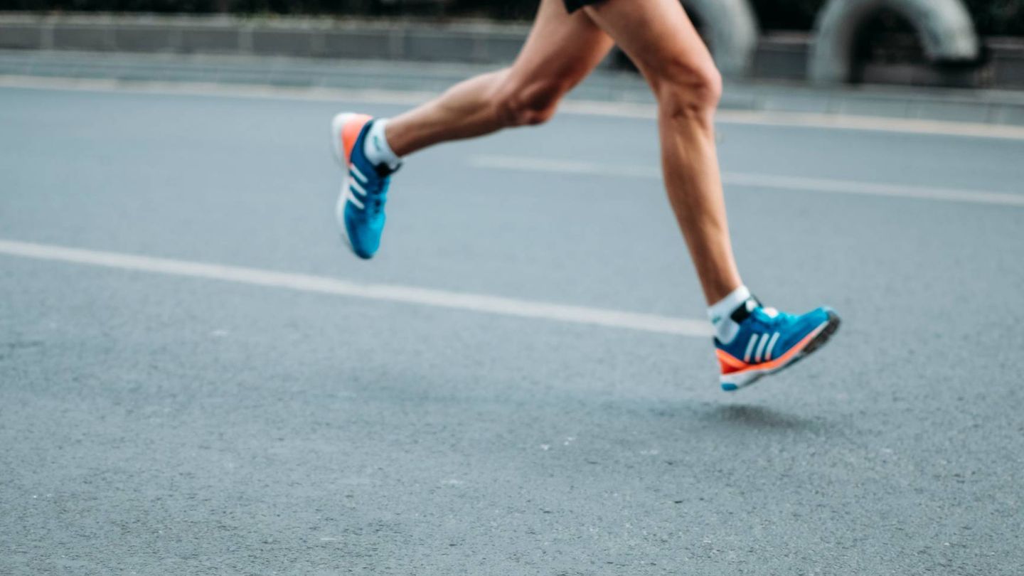 Simply run para ponerte en forma en 10 minutos. (@sporlab para Unsplash)