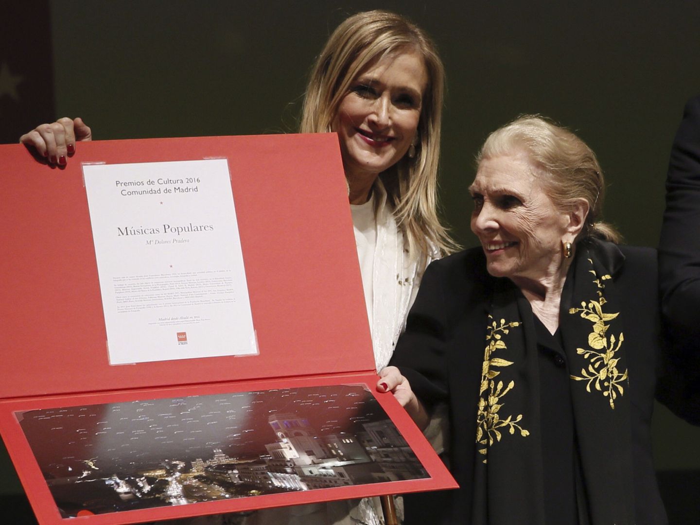 Recibiendo uno de los Premios de la Cultura de la Comunidad de Madrid en 2016. (EFE)