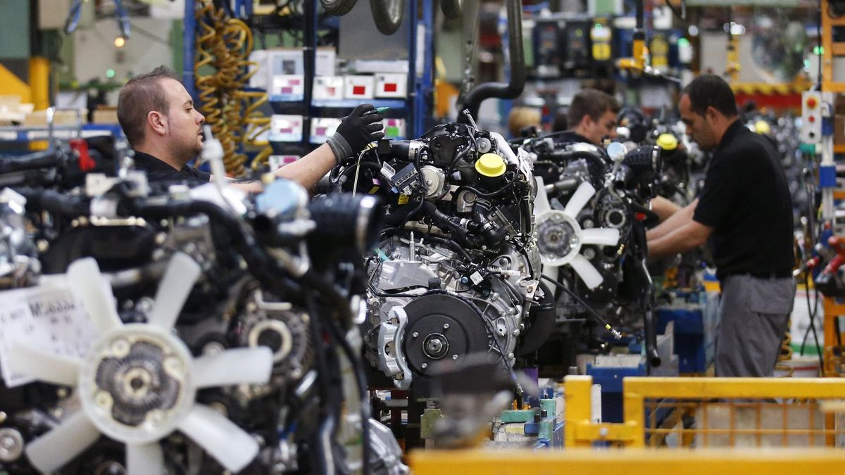 Nissan paraliza esta tarde su producción en Zona Franca: faltan piezas por la huelga