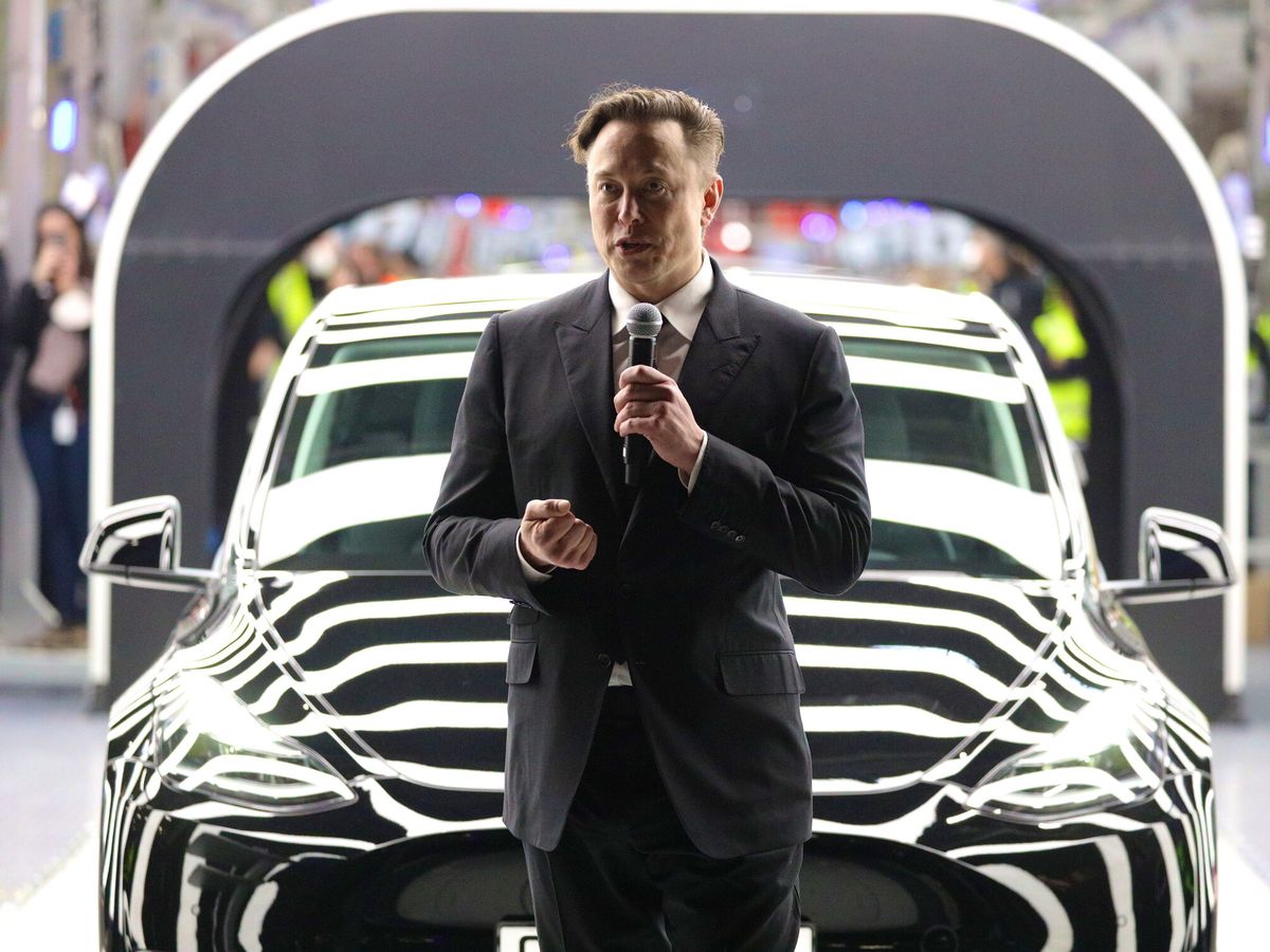 Foto: Elon Musk inaugura la factoría de Tesla en Berlín el 22 de marzo de 2022 (EFE)