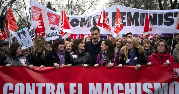 Foto: Pedro Sánchez el pasado 8 de marzo en la manifestación por el día internacional de la Mujer Trabajadora. (EFE)