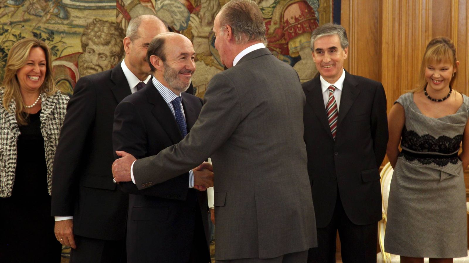 Foto: Rubalcaba junto al rey Juan Carlos en 2010. (Cordon Press)