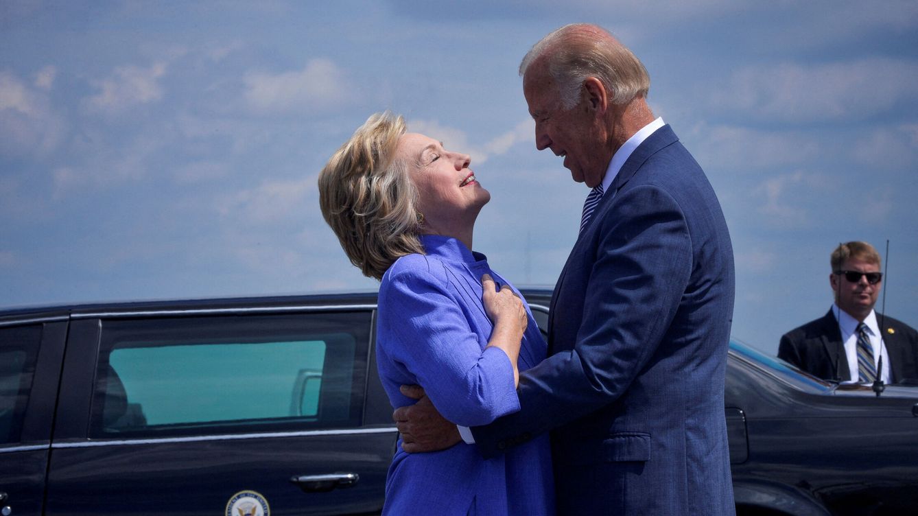 Foto: Hillary Clinton con Biden. (Charles Mostoller/Reuters)