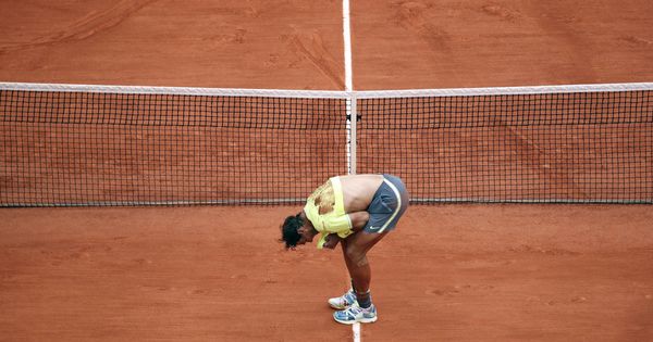 Foto: Rafa Nadal llorando tras ganar Roland Garros. (EFE)
