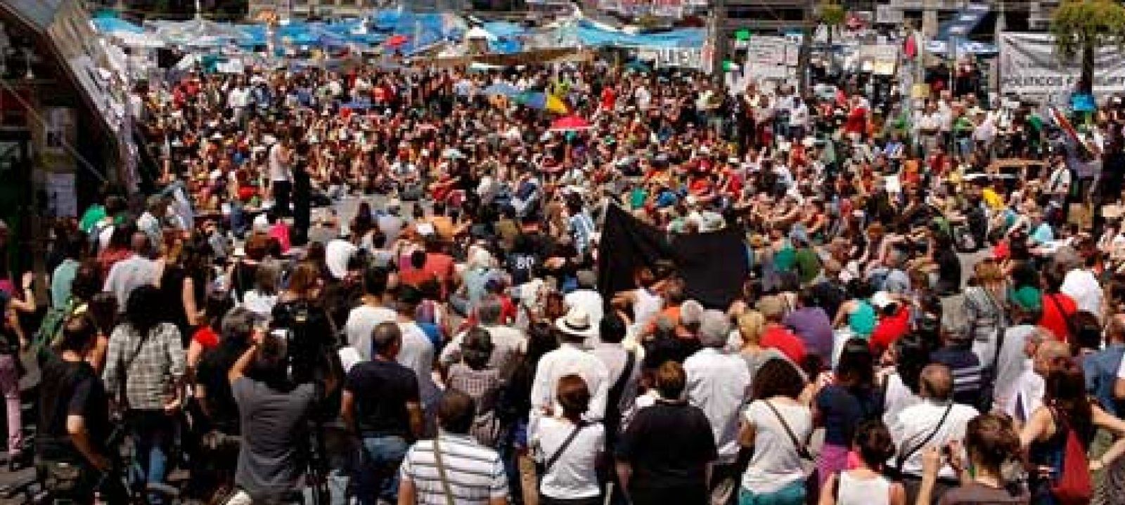 Foto: Spanish revolution: del 15-M al 22-M; ¿cómo no iban a salir los jóvenes a la calle?