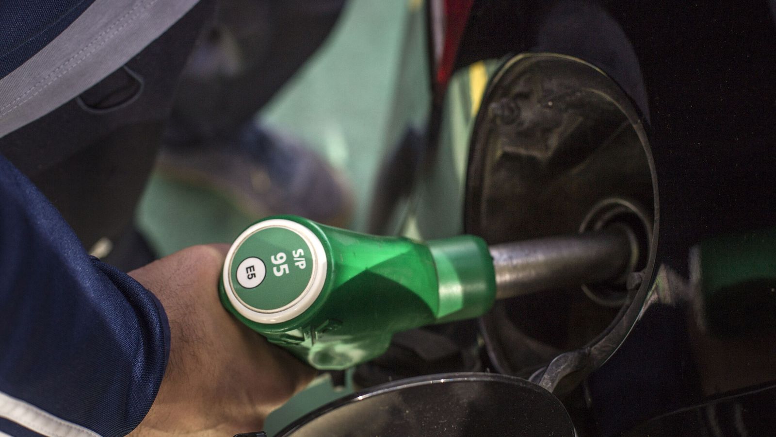 Precio de la gasolina hoy, viernes 30 de octubre: las gasolineras más baratas y más caras