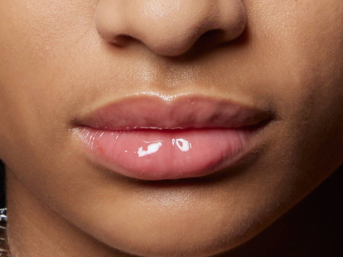 Un gloss de labios que cambia de color, este es el nuevo cosmético viral en  TikTok
