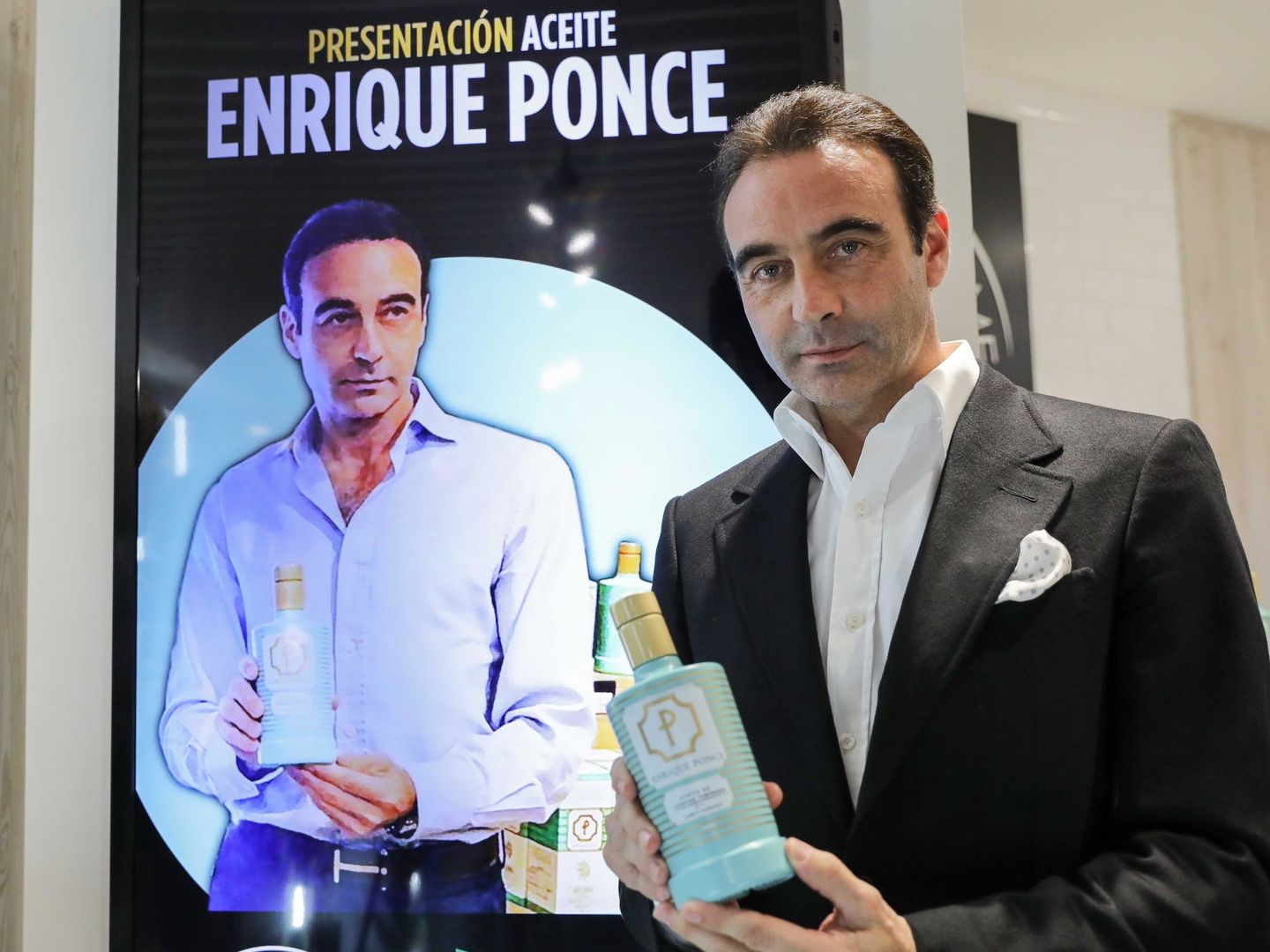 Enrique Ponce durante una presentación en Valencia del aceite de oliva virgen extra que lleva su nombre. (EFE)