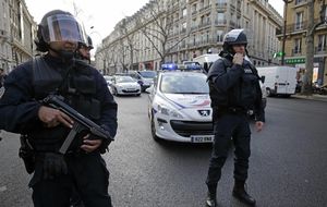 Francia se manifiesta en silencio en homenaje a las víctimas del terror