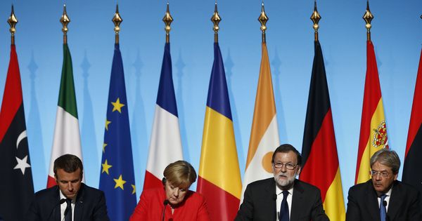 Foto: Macron, Merkel, Rajoy y Gentiloni, durante la rueda de prensa ofrecida este lunes en París. (EFE)