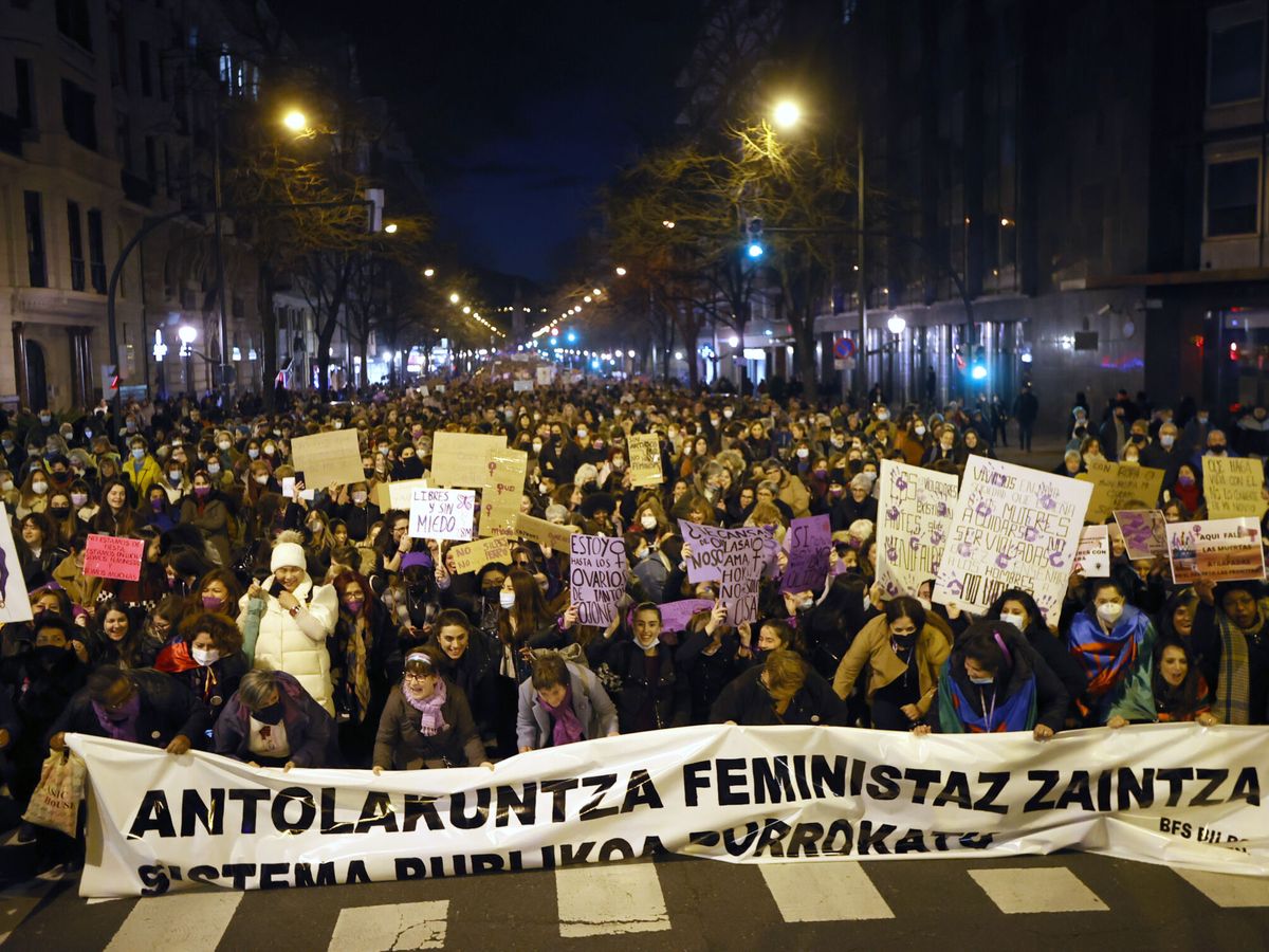 Foto: Manifestación del Día de la Mujer en Bilbao. (EFE/Luis Tejido)