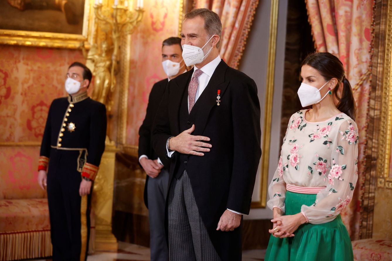 Los Reyes durante la recepción al cuerpo diplomático destacado en España. (EFE)