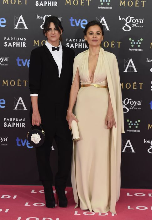Foto: La directora Beatriz Sanchís junto a la actriz Elena Anaya en los Premios Goya 2015