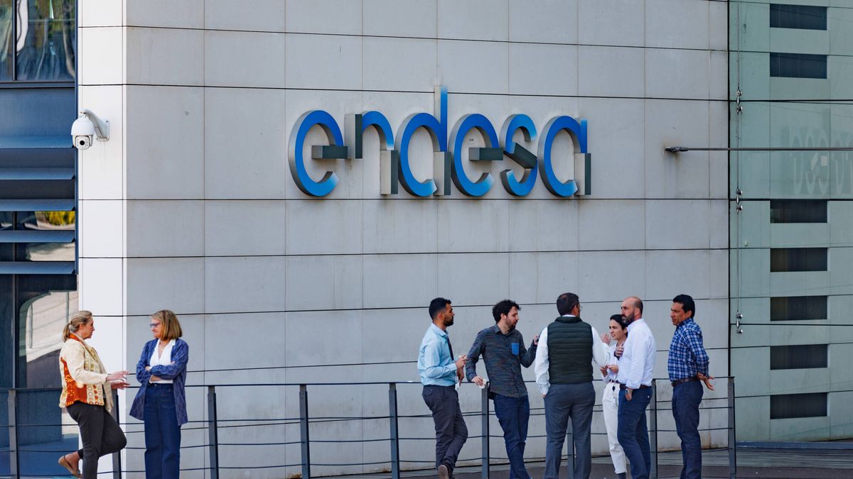 9.000 empleados de Endesa pierden la subida de sueldo y el bonus tras expirar su convenio