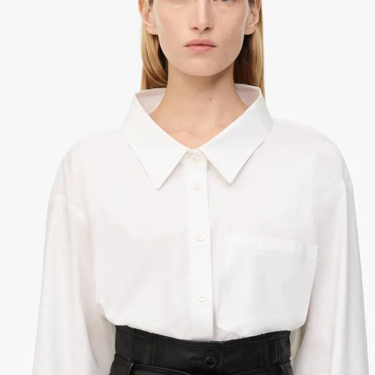 blanca y falda negra: Zara tiene más elegante