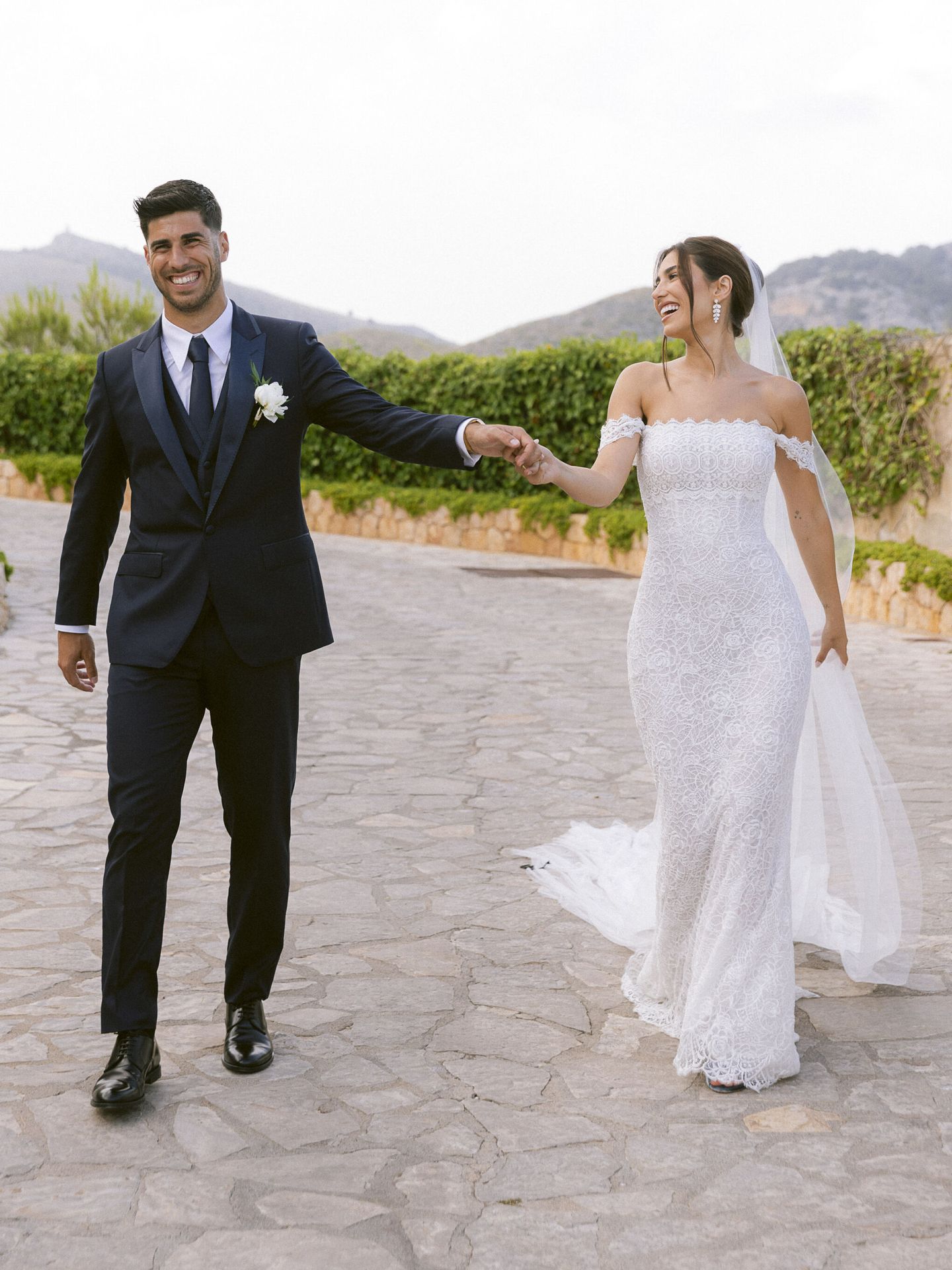 Marco Asensio y Sandra Garal el día de su boda (EFE)