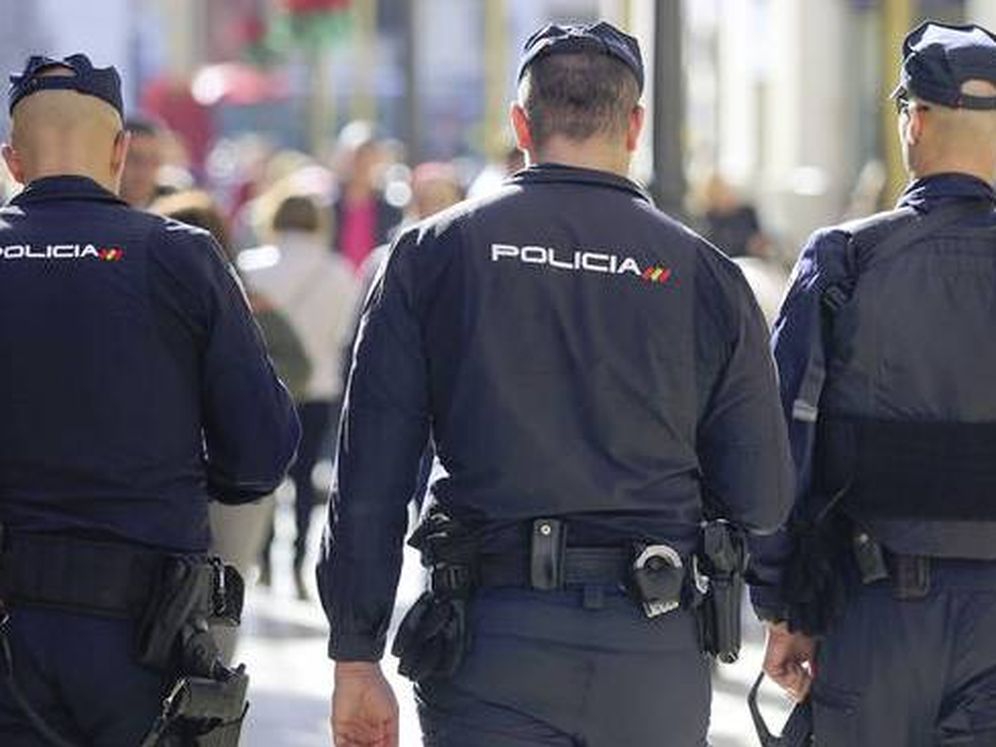 Foto: Un hombre llama al 112 para confesar que ha matado a su hermana en un domicilio de Valencia. (Policía Nacional)
