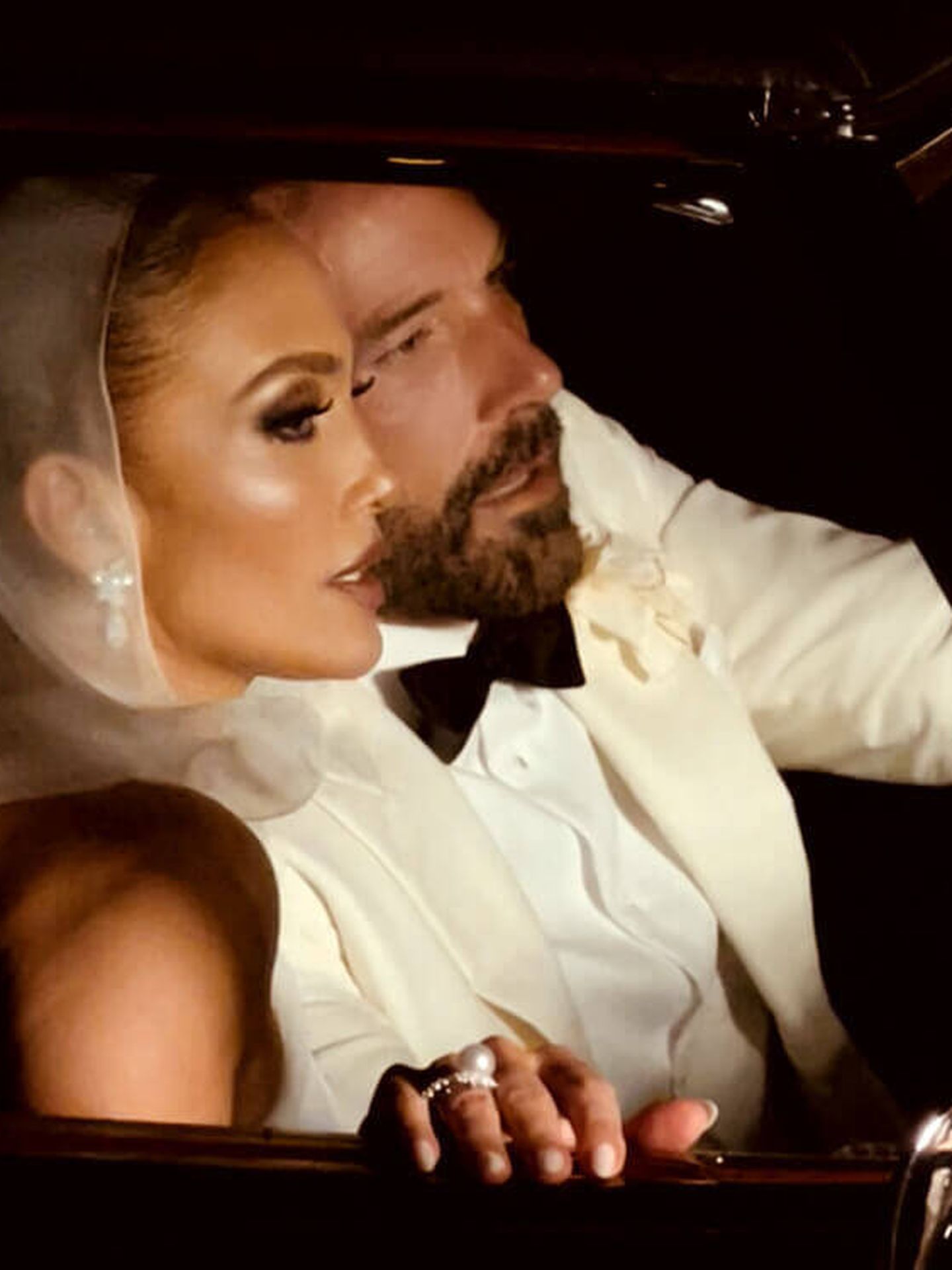 Jennifer Lopez y Ben Affleck, el día de su boda. (On the JLo)