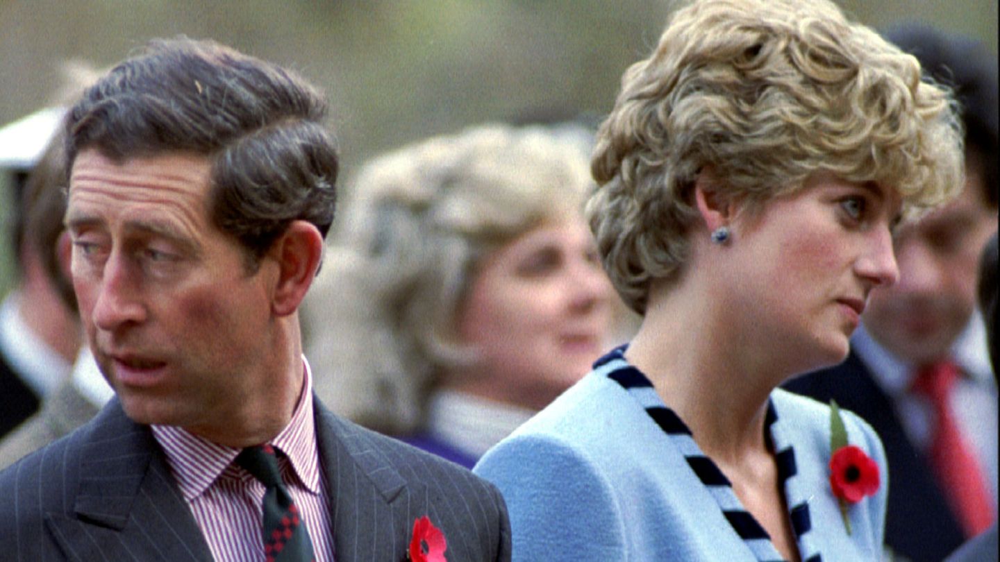 El príncipe Carlos, junto a la princesa Diana. (Reuters)