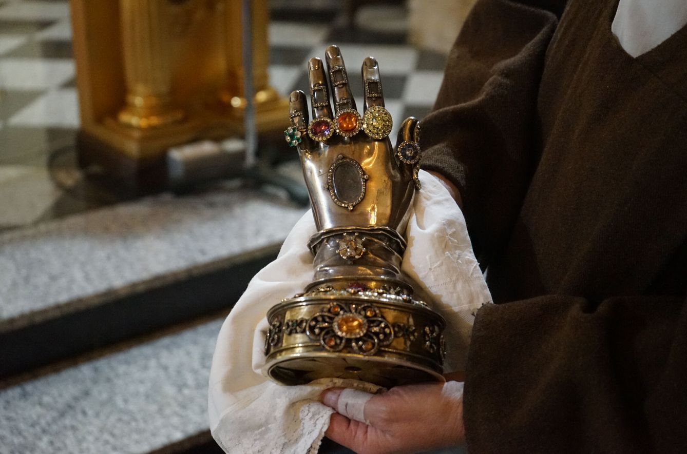 La reliquia de Santa Teresa del convento de Ronda. (EFE)