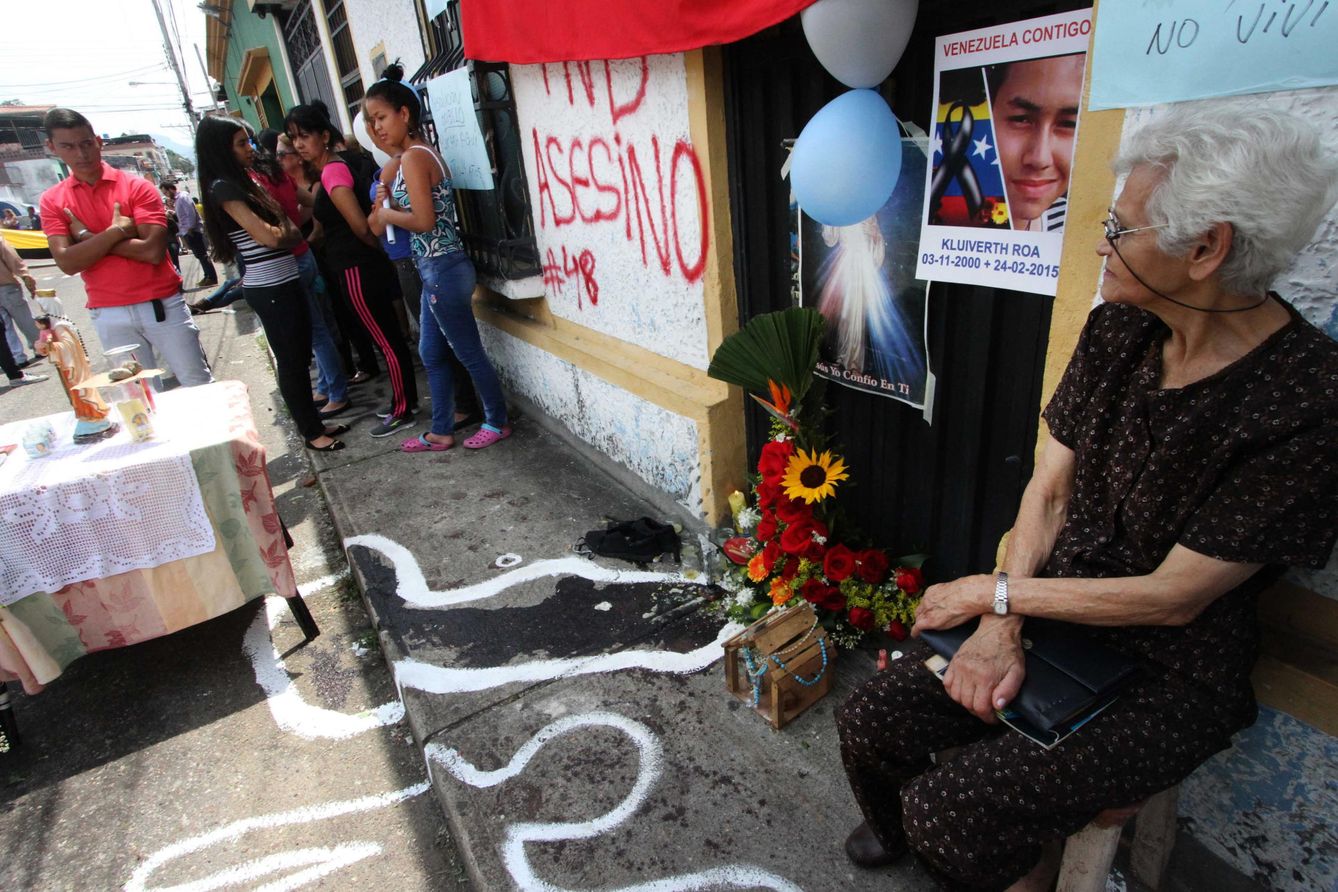 Misa en memoria del joven asesinado durante una protesta en San Cristóbal (Efe).