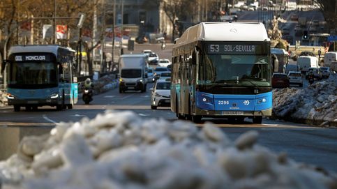 ¿Jubilados gratis y jóvenes pagando un dineral? El transporte público más allá de Madrid