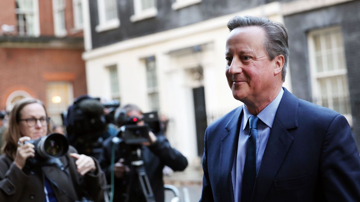 Sunak da un golpe de efecto con el inesperado regreso político de David Cameron