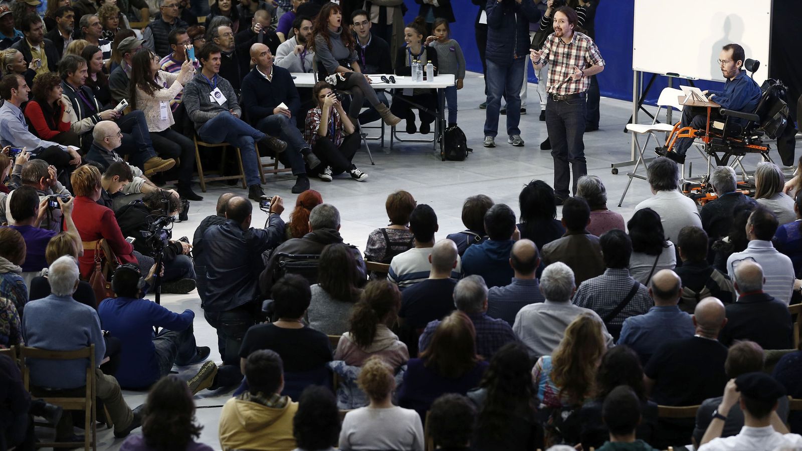 Foto: Iglesias se escuda en sus fans para lanzar sus ataques a los periodistas. (EFE)